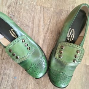 Vintage green shoes, size 9